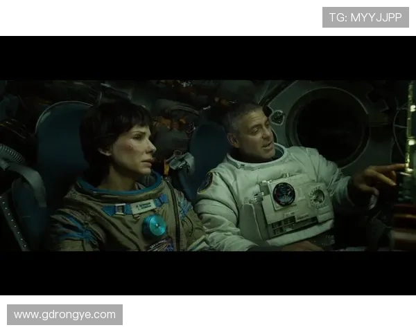 《地心引力》终极影评：一部关于勇气与希望的史诗，8个催泪瞬间让你泪流满面！